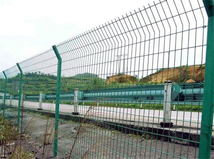 雙邊絲護欄網施工時 應該注意的問題？