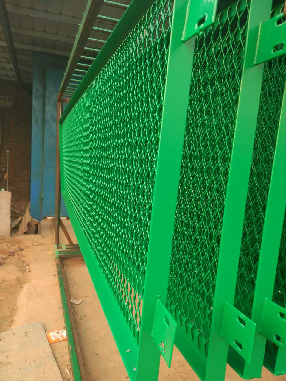 高速交通設施防眩網設計方案工程預算