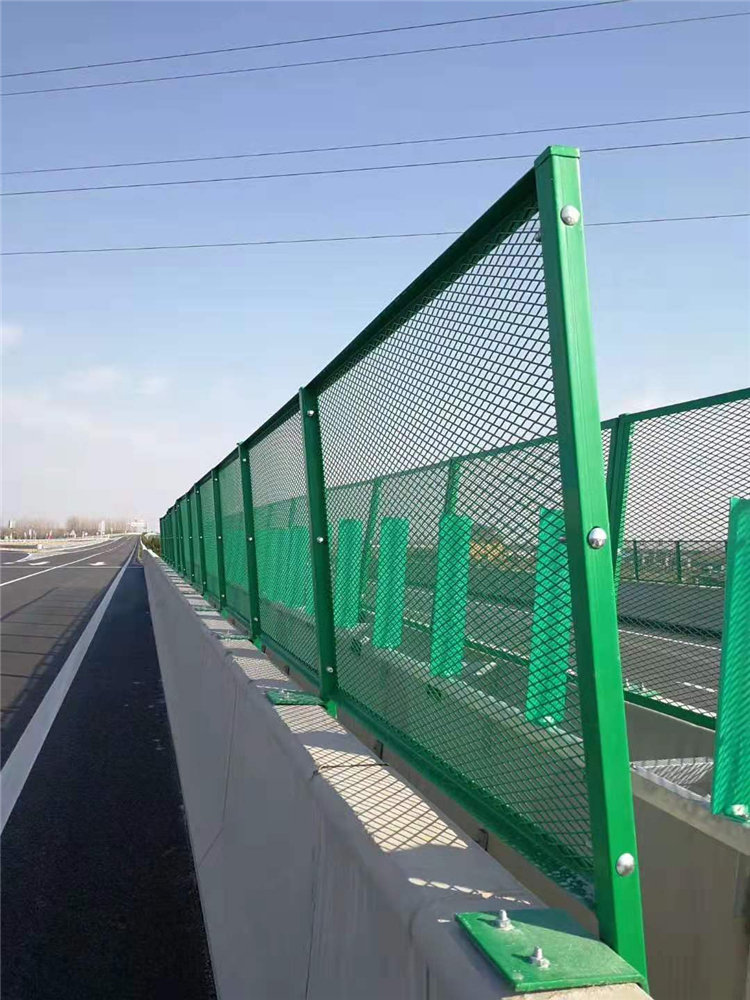 框架護(hù)欄網(wǎng)采購基本常識